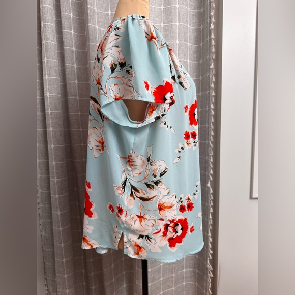 NWOT Fun 2 Fun plus size floral short sleeve blouse - Picture 3 of 5